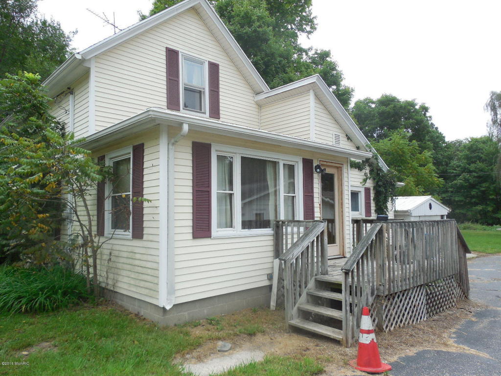 508 E Jackson St, Tekonsha, MI 49092 photo 1