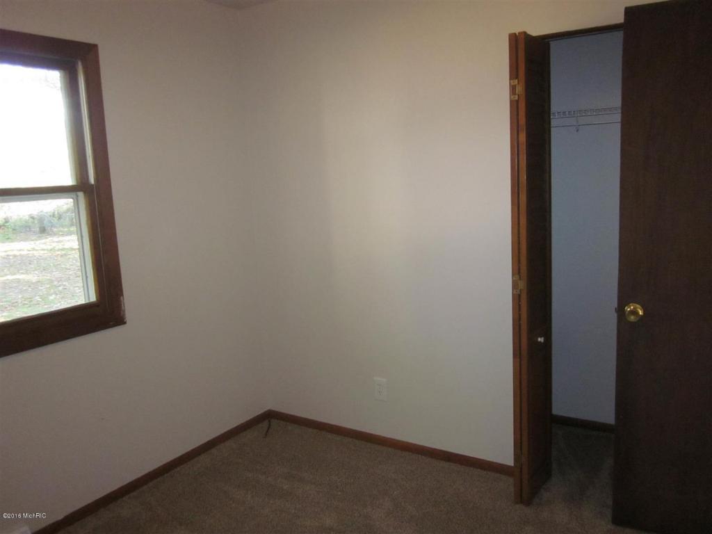780 Glenview Dr, Plainwell, MI 49080 photo 15