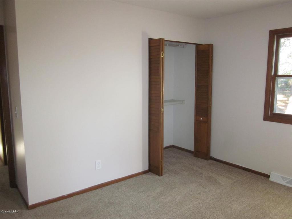 780 Glenview Dr, Plainwell, MI 49080 photo 14