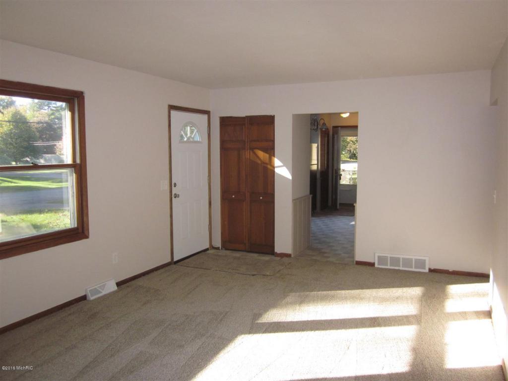 780 Glenview Dr, Plainwell, MI 49080 photo 12
