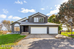 4555 14th St, Dorr, MI 49323 photo 1
