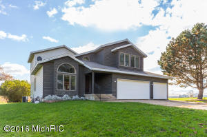 4555 14th St, Dorr, MI 49323 photo 2