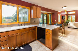 4555 14th St, Dorr, MI 49323 photo 10