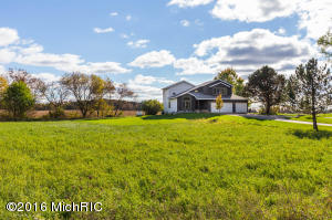 4555 14th St, Dorr, MI 49323 photo 4