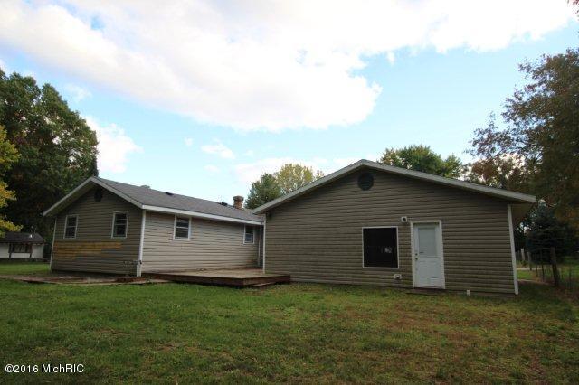 5103 Geiger Ct, Belding, MI 48809 photo 2