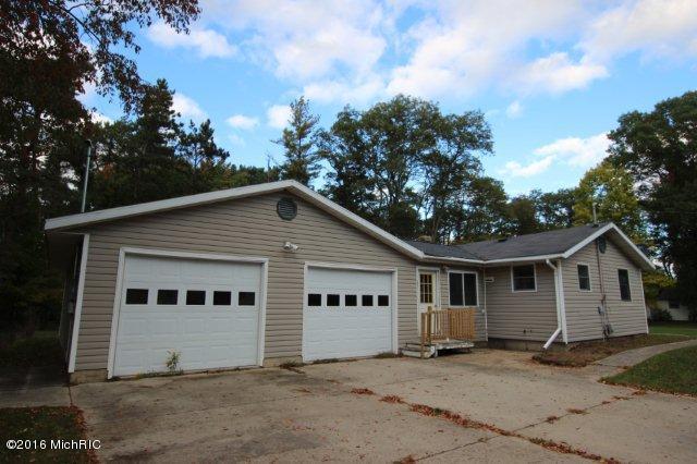5103 Geiger Ct, Belding, MI 48809 photo 1