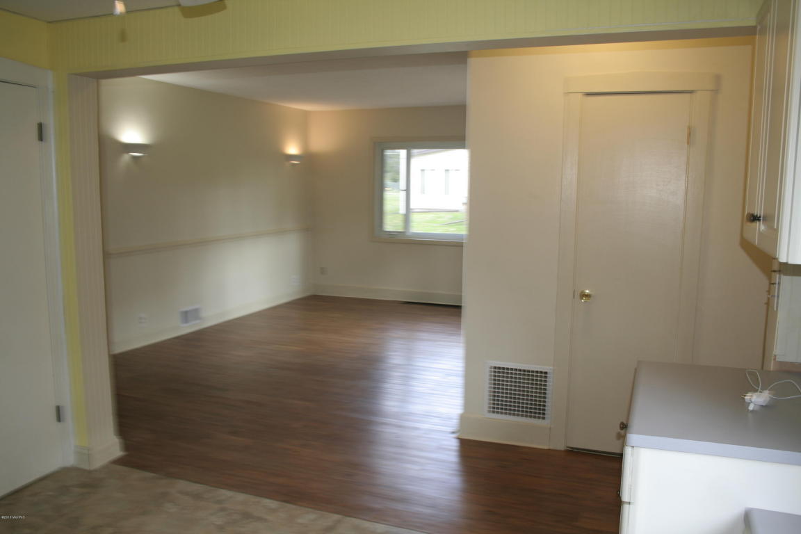 6209 E Becht Rd, Coloma, MI 49038 photo 5