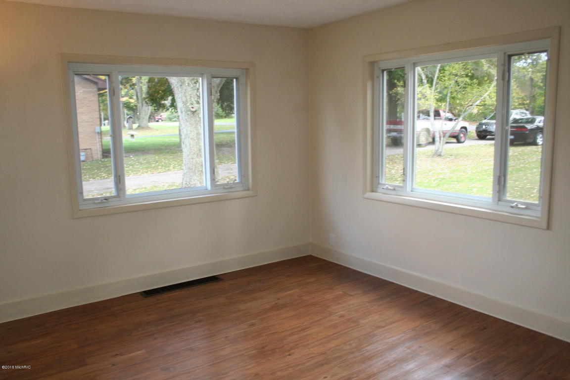 6209 E Becht Rd, Coloma, MI 49038 photo 2