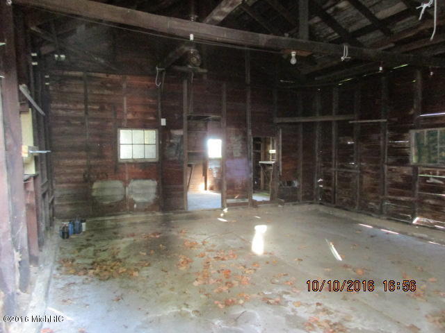 411 Maple St, Three Rivers, MI 49093 photo 5