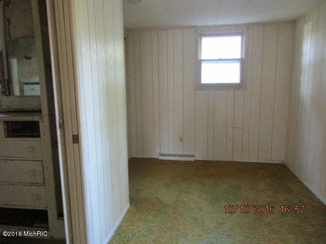 411 Maple St, Three Rivers, MI 49093 photo 7