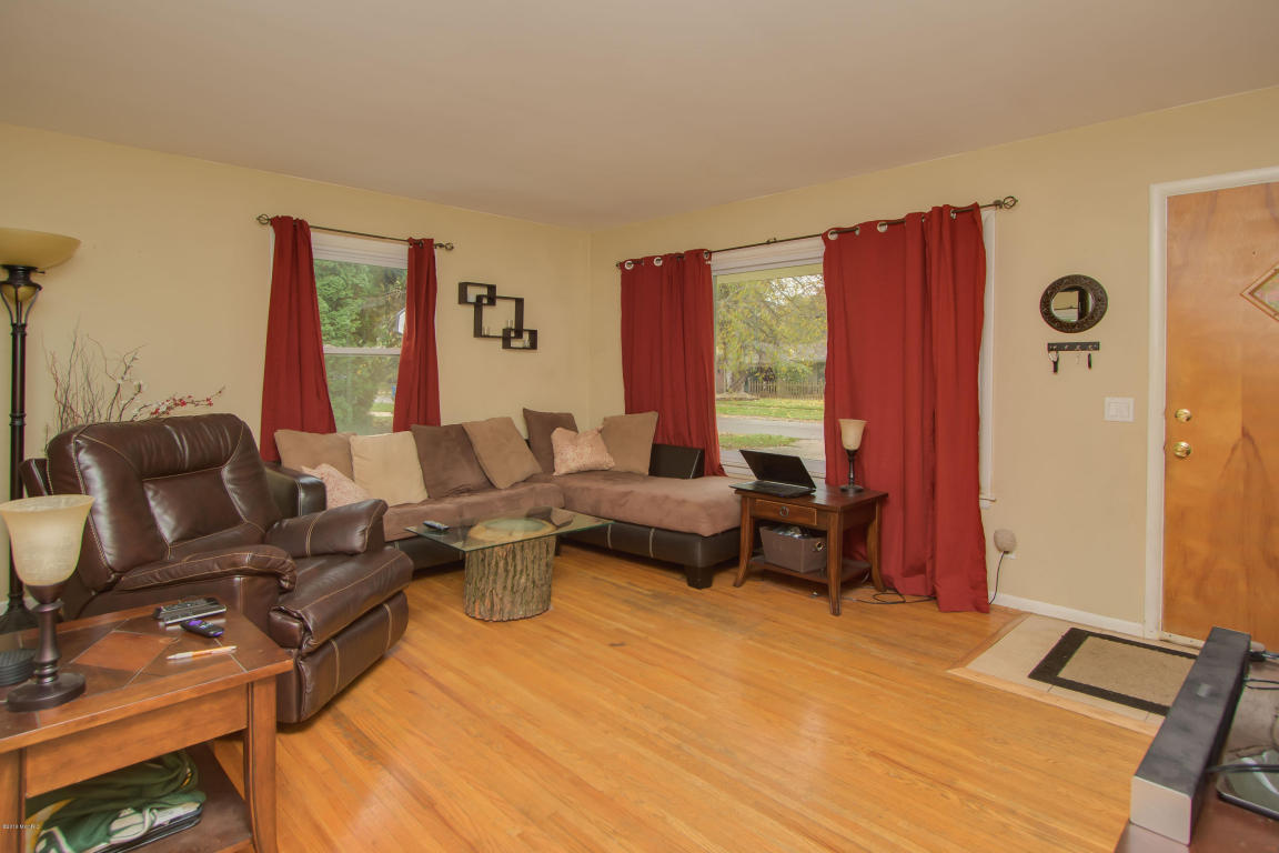 1404 Turwill Ln, Kalamazoo, MI 49006 photo 2