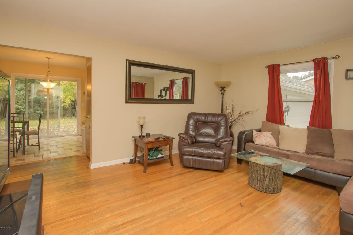 1404 Turwill Ln, Kalamazoo, MI 49006 photo 3