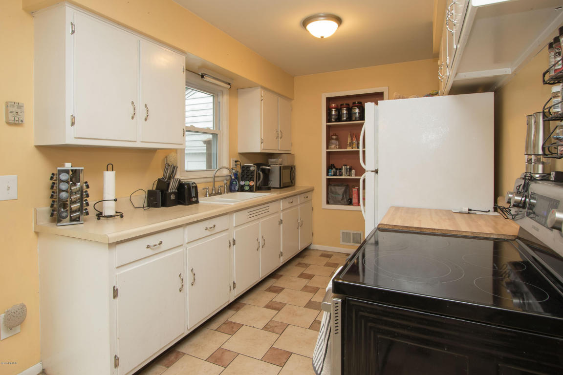 1404 Turwill Ln, Kalamazoo, MI 49006 photo 5