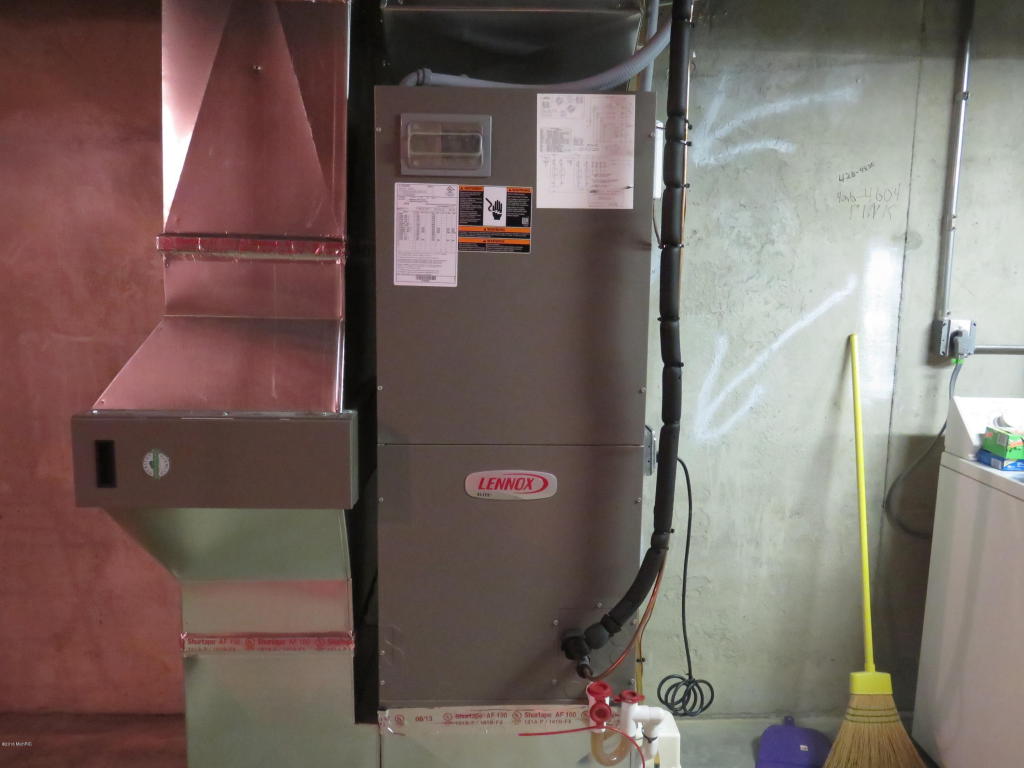 9057 Date, Baroda, MI 49101 photo 31