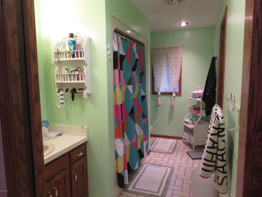 9057 Date, Baroda, MI 49101 photo 11