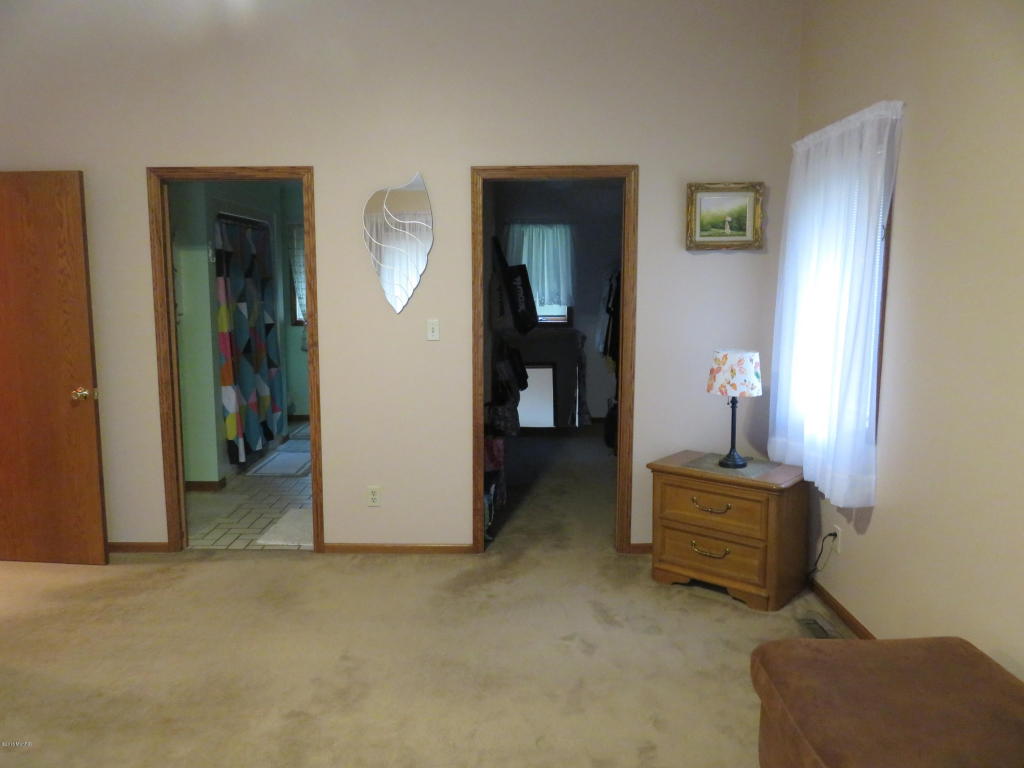 9057 Date, Baroda, MI 49101 photo 10