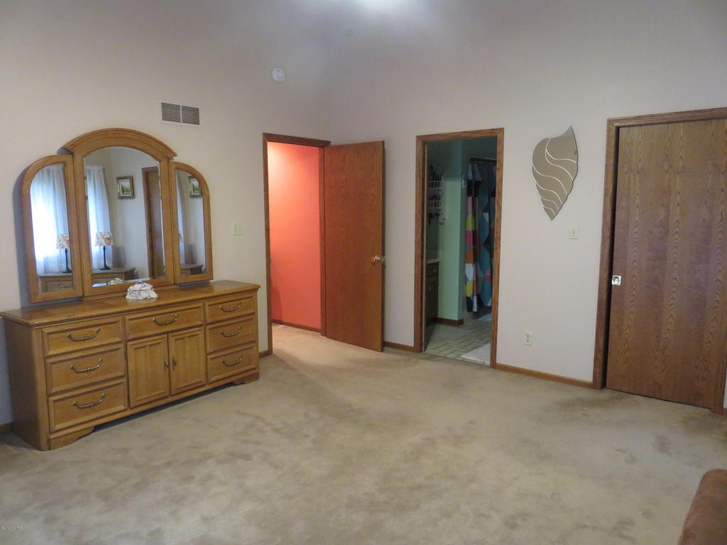 9057 Date, Baroda, MI 49101 photo 15