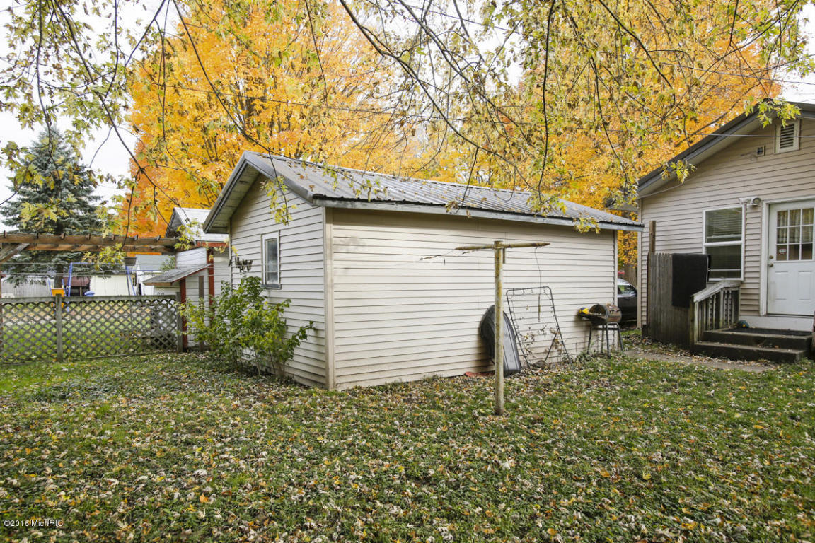 637 S Hooker, Three Rivers, MI 49093 photo 18