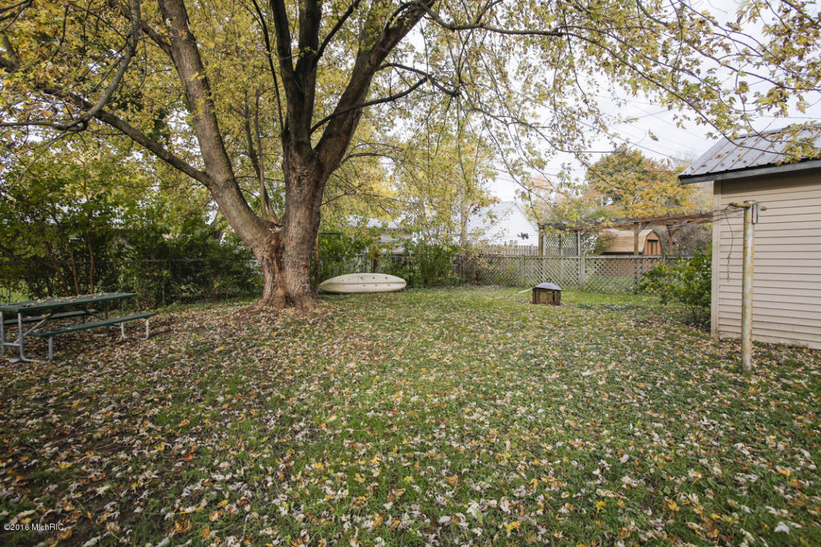 637 S Hooker, Three Rivers, MI 49093 photo 16