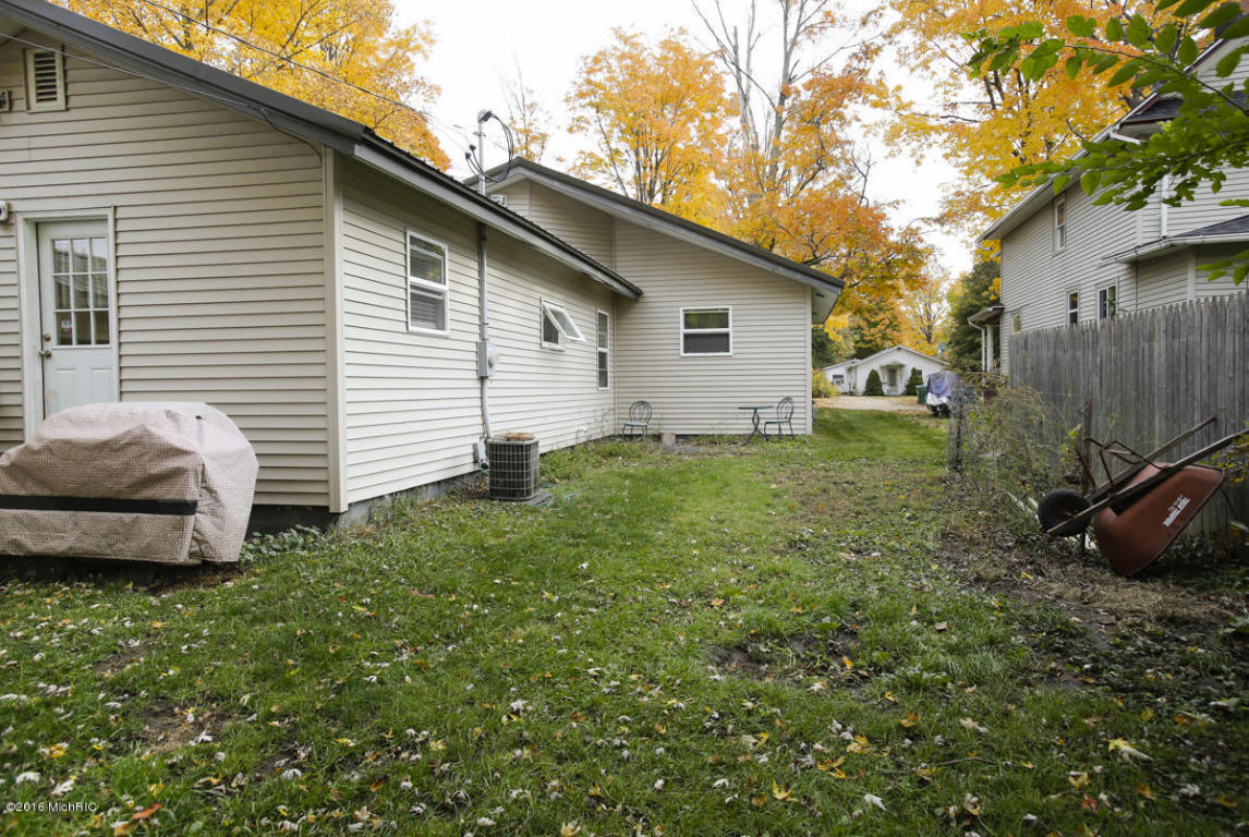 637 S Hooker, Three Rivers, MI 49093 photo 17