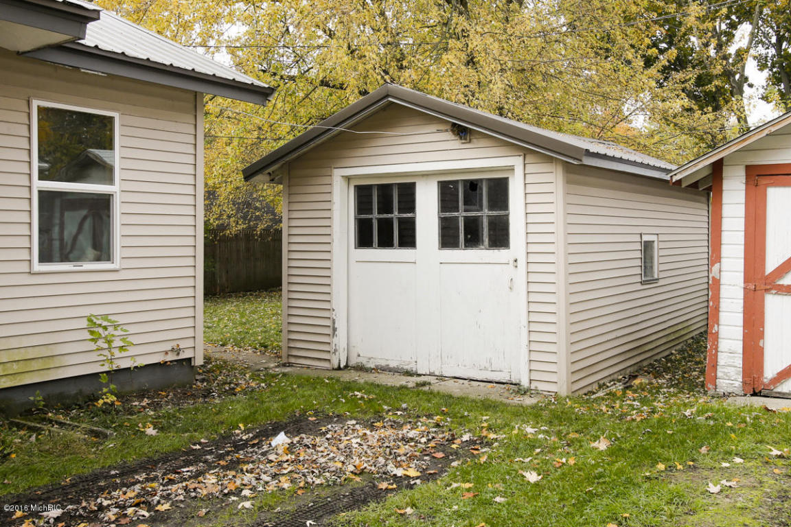 637 S Hooker, Three Rivers, MI 49093 photo 19