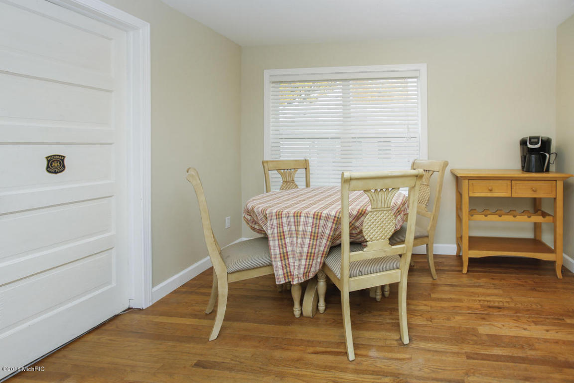637 S Hooker, Three Rivers, MI 49093 photo 9