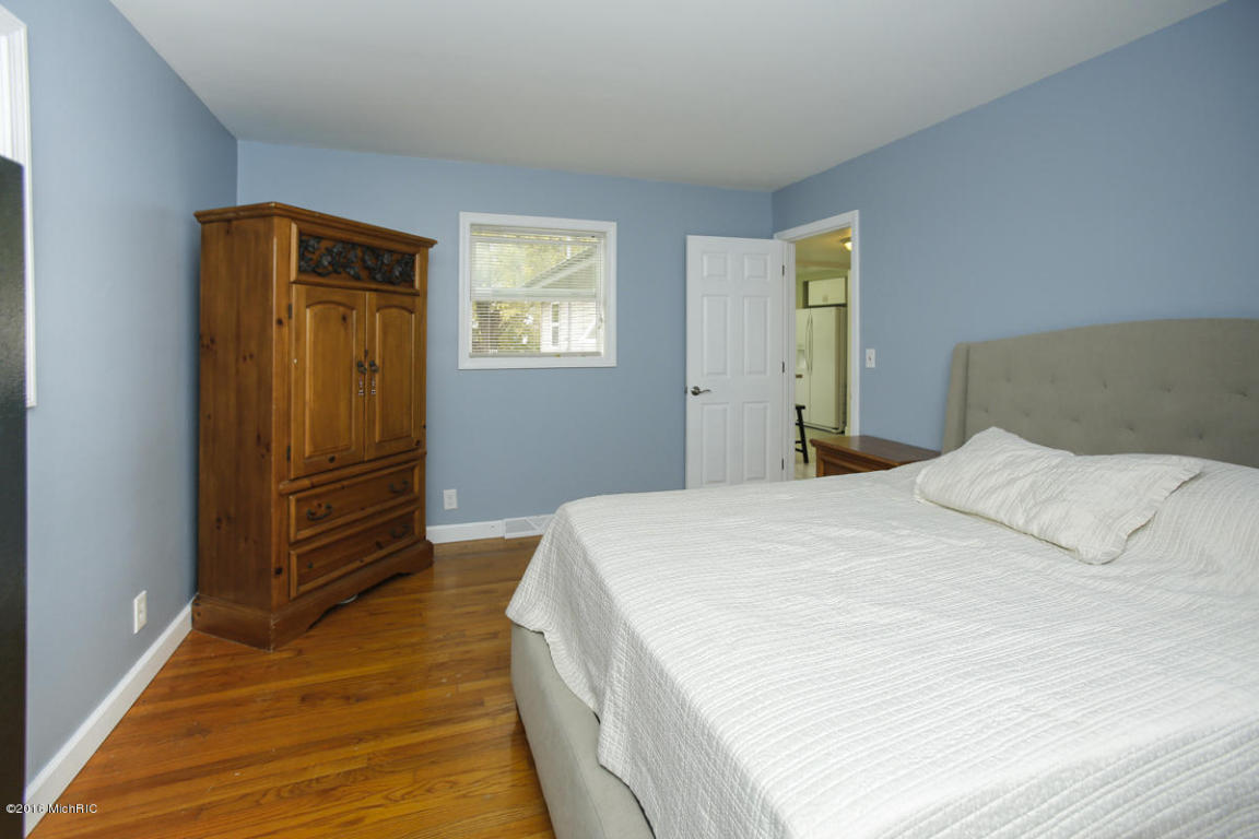 637 S Hooker, Three Rivers, MI 49093 photo 10