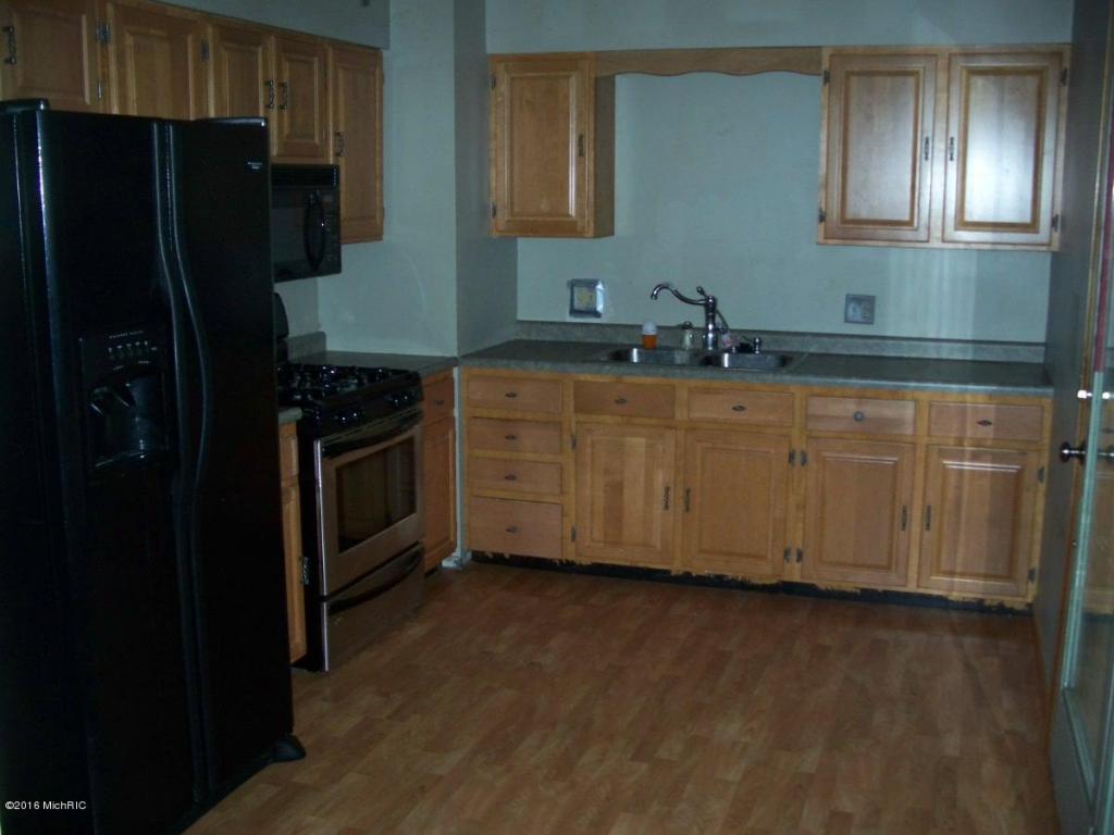 603 Merrick St, Belding, MI 48809 photo 4