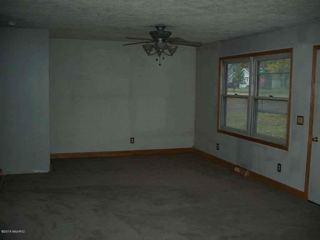 603 Merrick St, Belding, MI 48809 photo 9