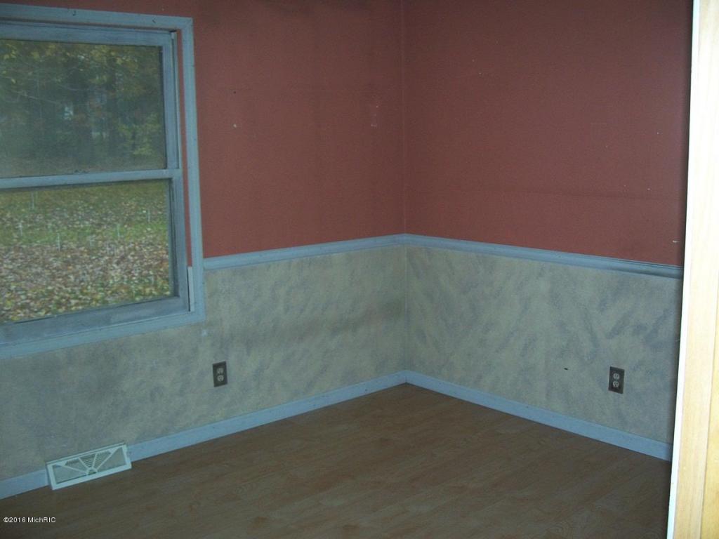 603 Merrick St, Belding, MI 48809 photo 7