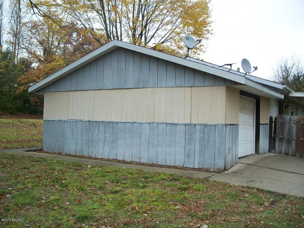 603 Merrick St, Belding, MI 48809 photo 3