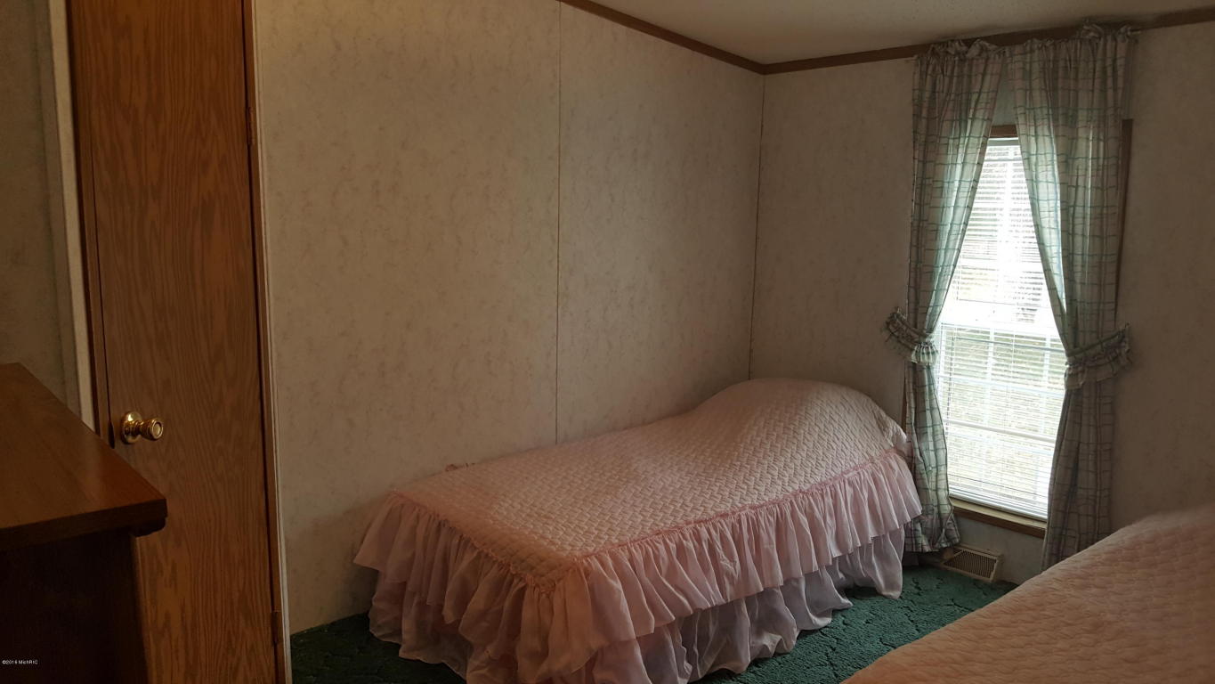 4641 S Forman Rd, Baldwin, MI 49304 photo 13