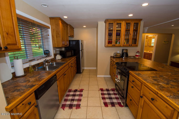 61200 Lenawee Rd, Cassopolis, MI 49031 photo 2