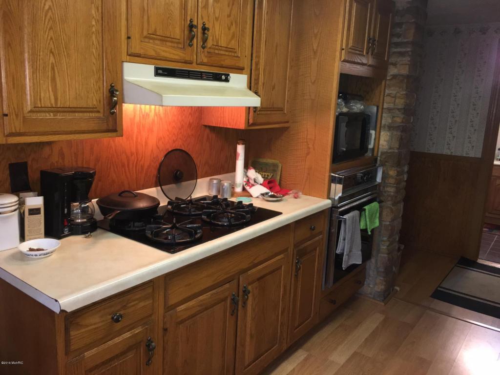 3228 W Fillmore Rd, Ithaca, MI 48847 photo 2
