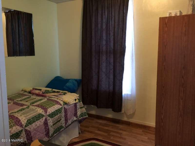 120 E Main St, Whitehall, MI 49461 photo 8