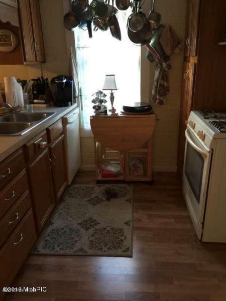 120 E Main St, Whitehall, MI 49461 photo 4