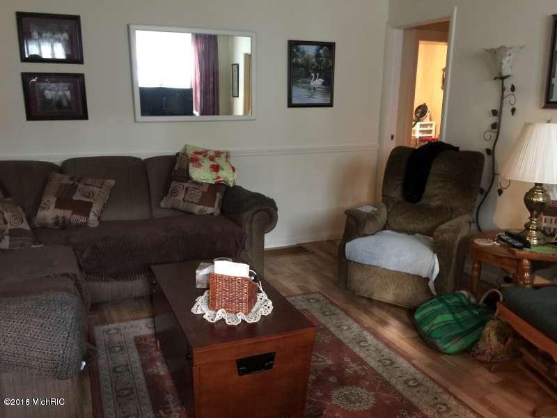 120 E Main St, Whitehall, MI 49461 photo 3