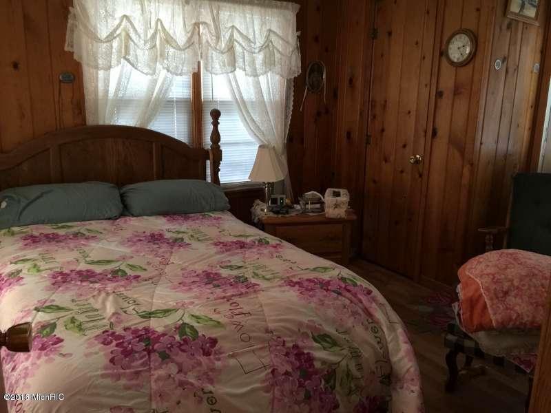 120 E Main St, Whitehall, MI 49461 photo 7