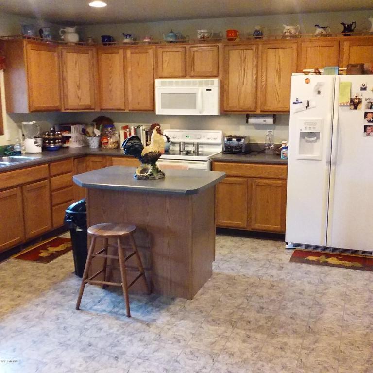 1096 E 104th, Grant, MI 49327 photo 3