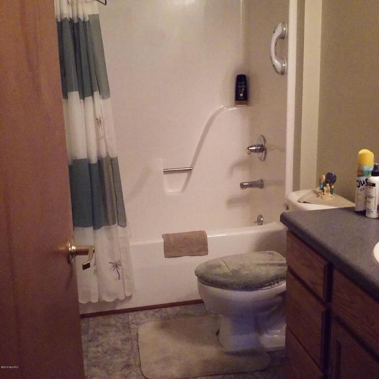 1096 E 104th, Grant, MI 49327 photo 16