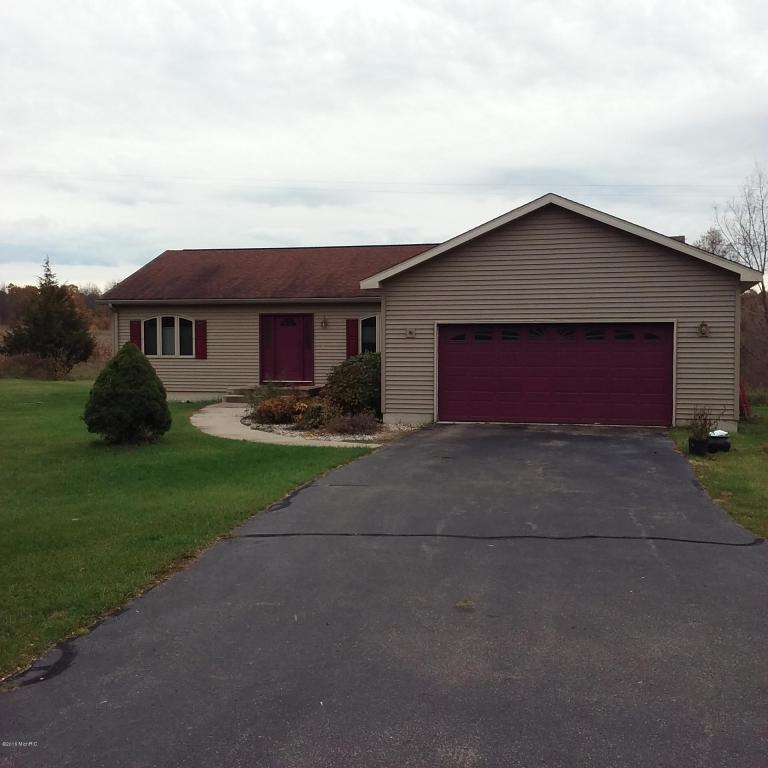 1096 E 104th, Grant, MI 49327 photo 1