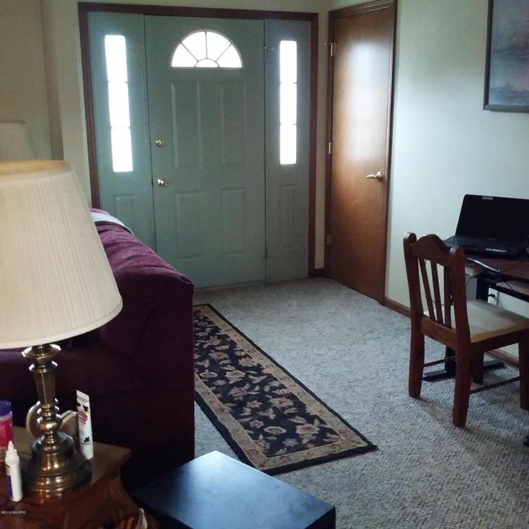 1096 E 104th, Grant, MI 49327 photo 6