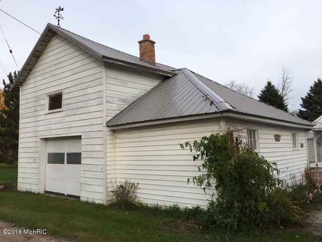 169 E South Ave, Hesperia, MI 49421 photo 3
