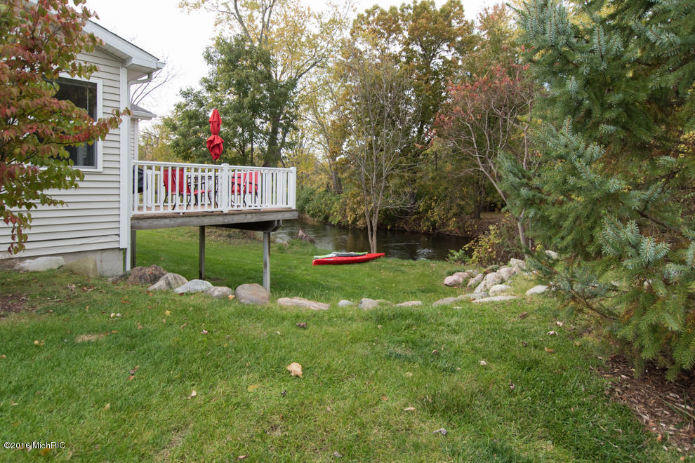 100 Starr Rd, Plainwell, MI 49080 photo 3