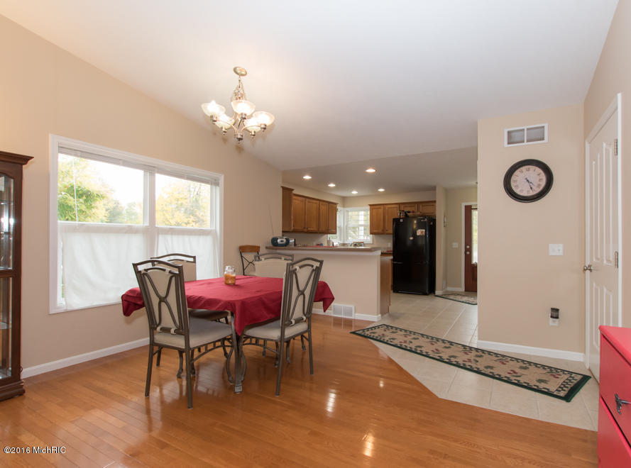 100 Starr Rd, Plainwell, MI 49080 photo 9