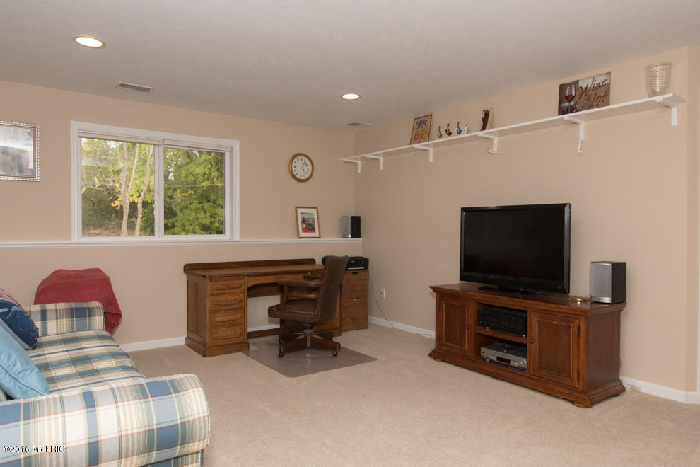 100 Starr Rd, Plainwell, MI 49080 photo 15