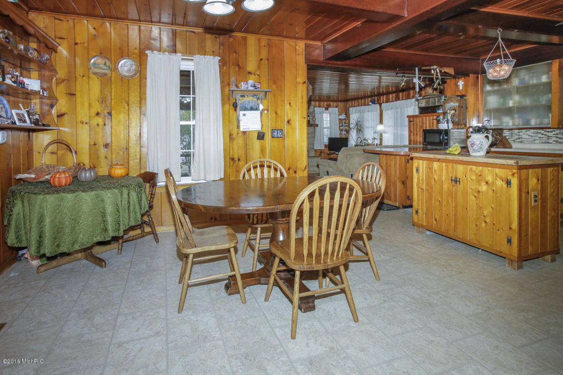 400 S Hooker Ave, Three Rivers, MI 49093 photo 9
