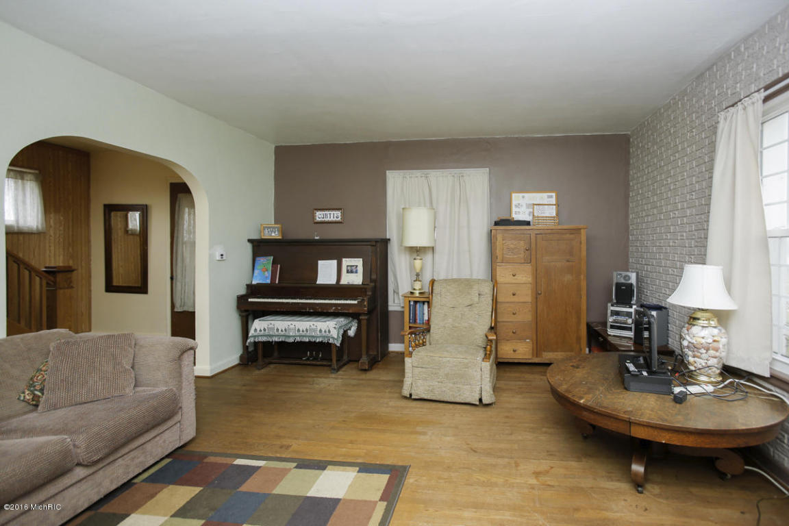400 S Hooker Ave, Three Rivers, MI 49093 photo 4