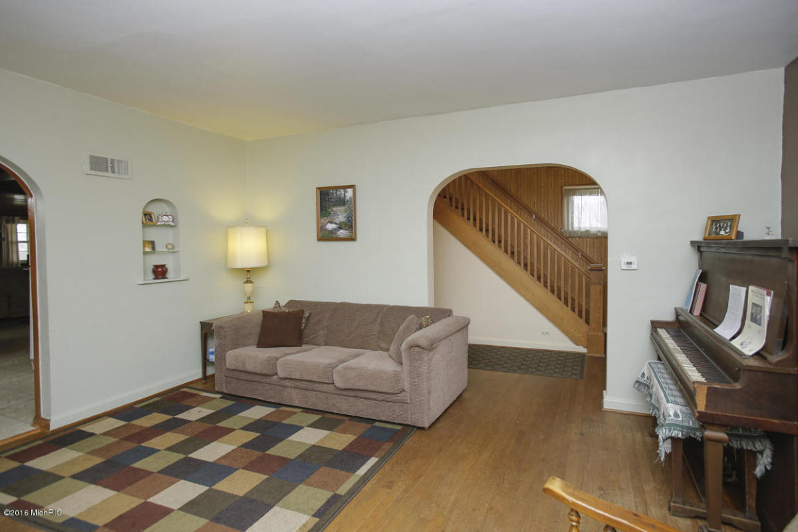 400 S Hooker Ave, Three Rivers, MI 49093 photo 5