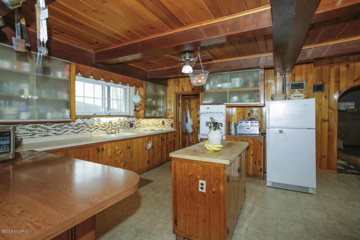 400 S Hooker Ave, Three Rivers, MI 49093 photo 8